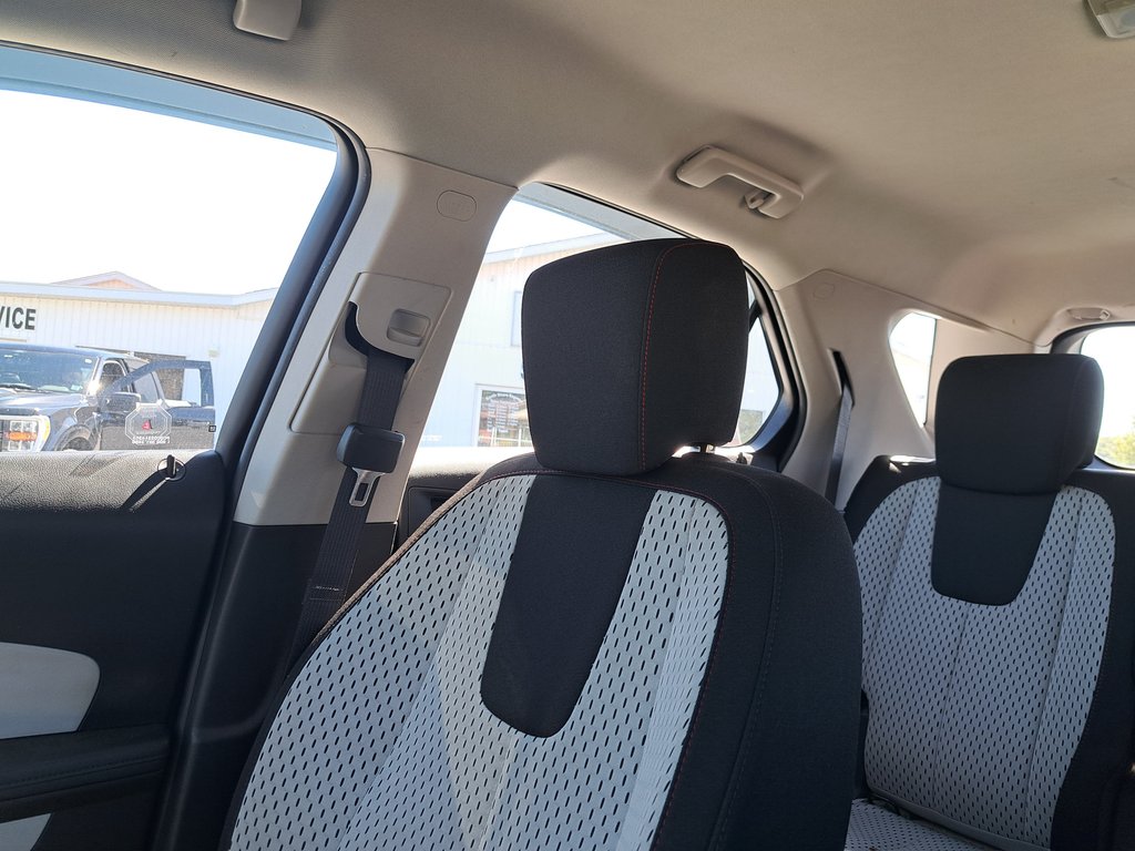 2011 Chevrolet Equinox LS in Hebbville, Nova Scotia - 19 - w1024h768px