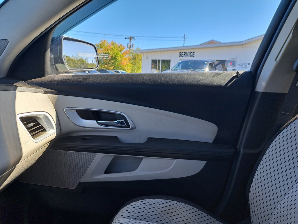 2011 Chevrolet Equinox LS in Hebbville, Nova Scotia - 18 - w1024h768px