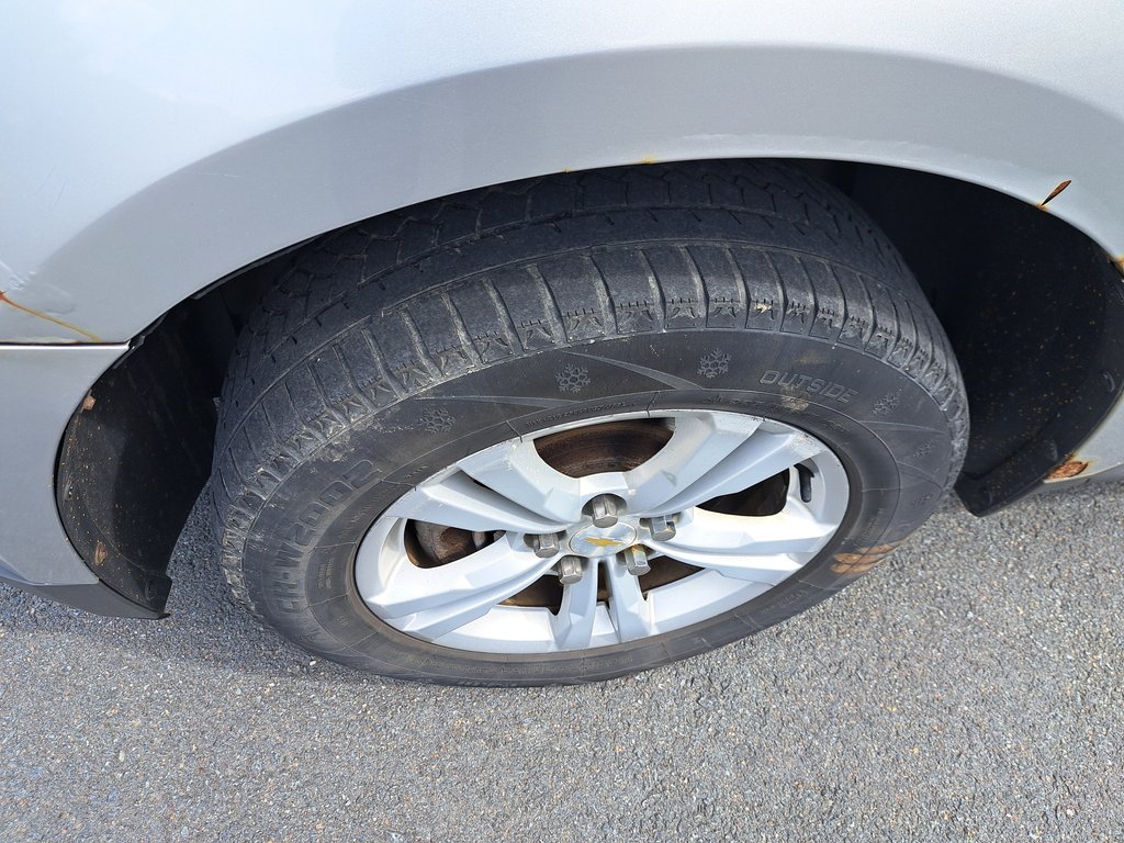 2013 Chevrolet Equinox LS in Hebbville, Nova Scotia - 10 - w1024h768px