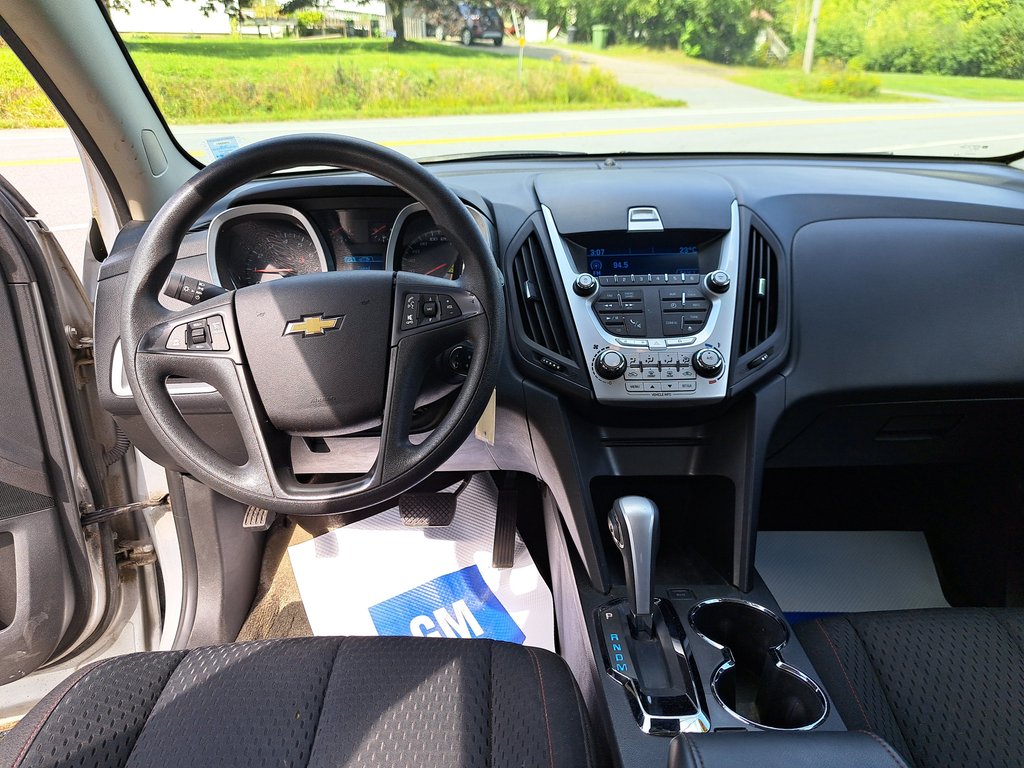 2013 Chevrolet Equinox LS in Hebbville, Nova Scotia - 14 - w1024h768px