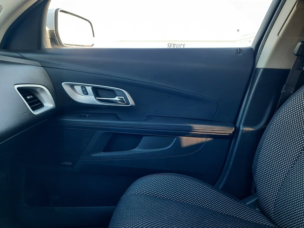 2017 Chevrolet Equinox LT in Hebbville, Nova Scotia - 23 - w1024h768px