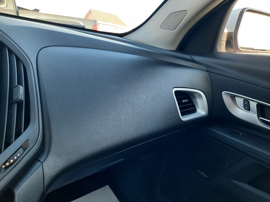 2017 Chevrolet Equinox LT in Hebbville, Nova Scotia - 22 - w1024h768px