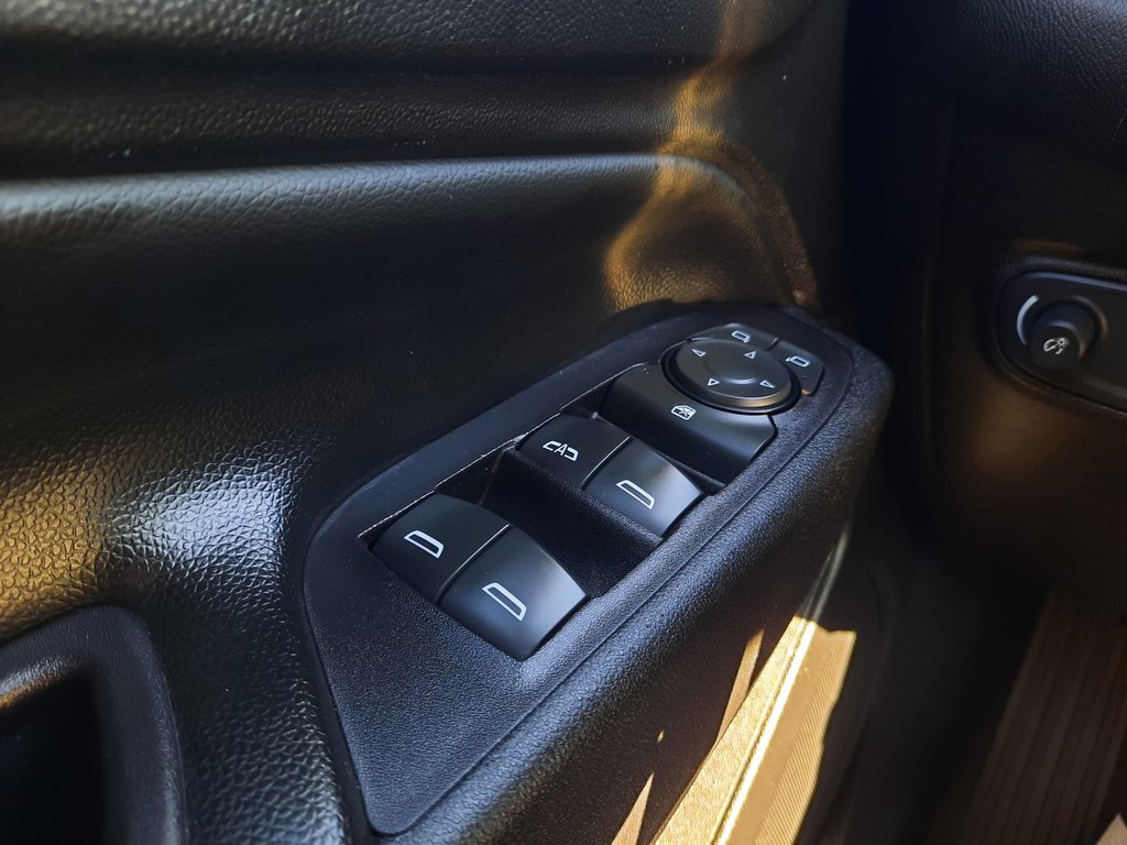 2019 Chevrolet Equinox LT in Hebbville, Nova Scotia - 11 - w1024h768px