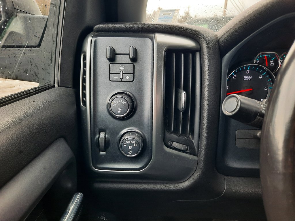 2019 Chevrolet Silverado 1500 LD LT in Hebbville, Nova Scotia - 11 - w1024h768px