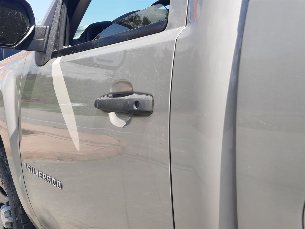 2007 Chevrolet Silverado 1500 LT in Hebbville, Nova Scotia - 8 - w1024h768px