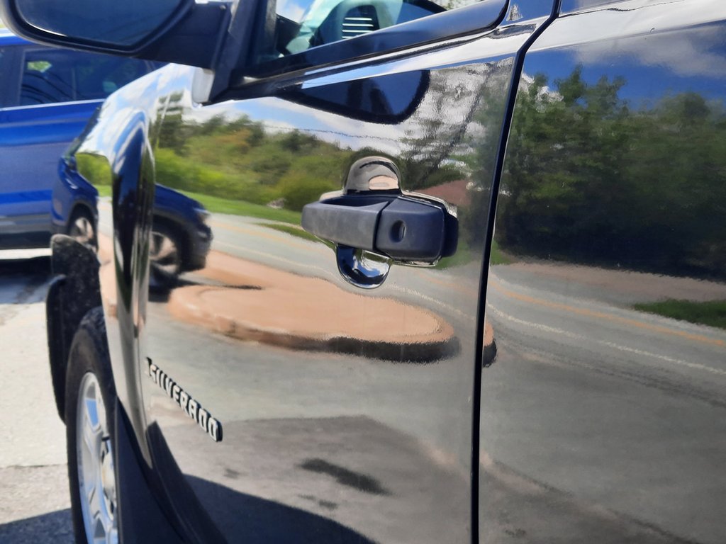 2008 Chevrolet Silverado 1500 LT in Hebbville, Nova Scotia - 8 - w1024h768px