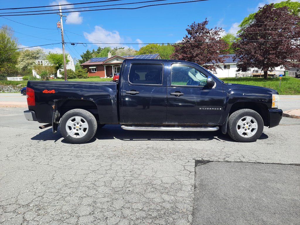 2008 Chevrolet Silverado 1500 LT in Hebbville, Nova Scotia - 5 - w1024h768px