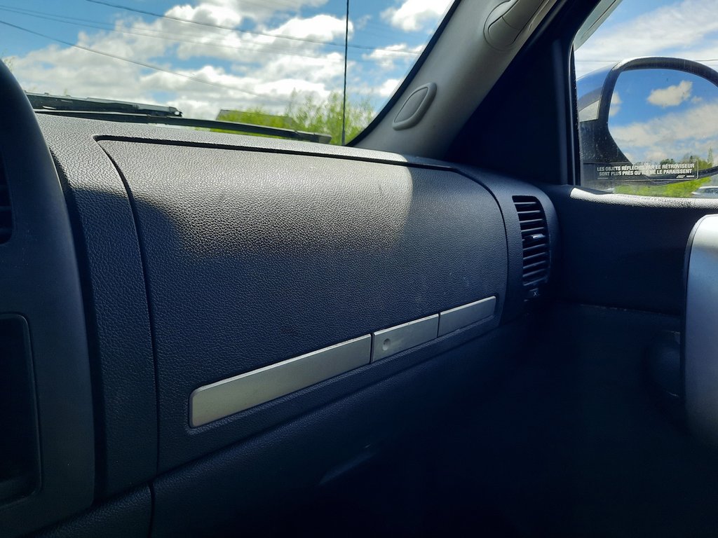 2008 Chevrolet Silverado 1500 LT in Hebbville, Nova Scotia - 16 - w1024h768px