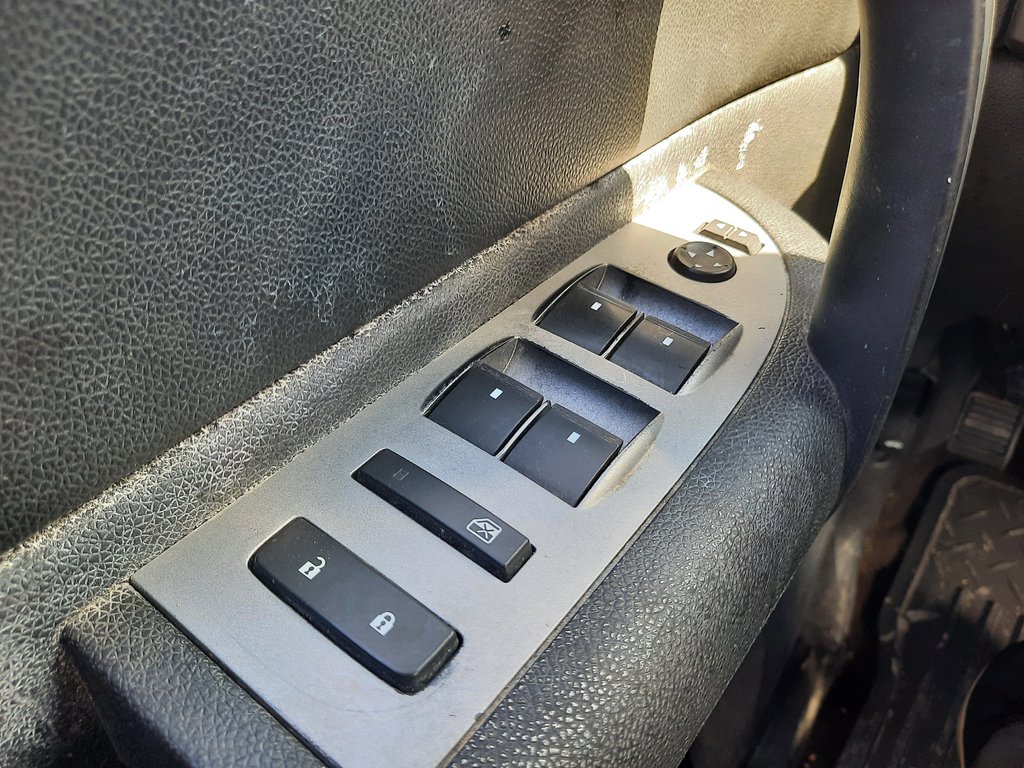 2008 Chevrolet Silverado 1500 LT in Hebbville, Nova Scotia - 9 - w1024h768px