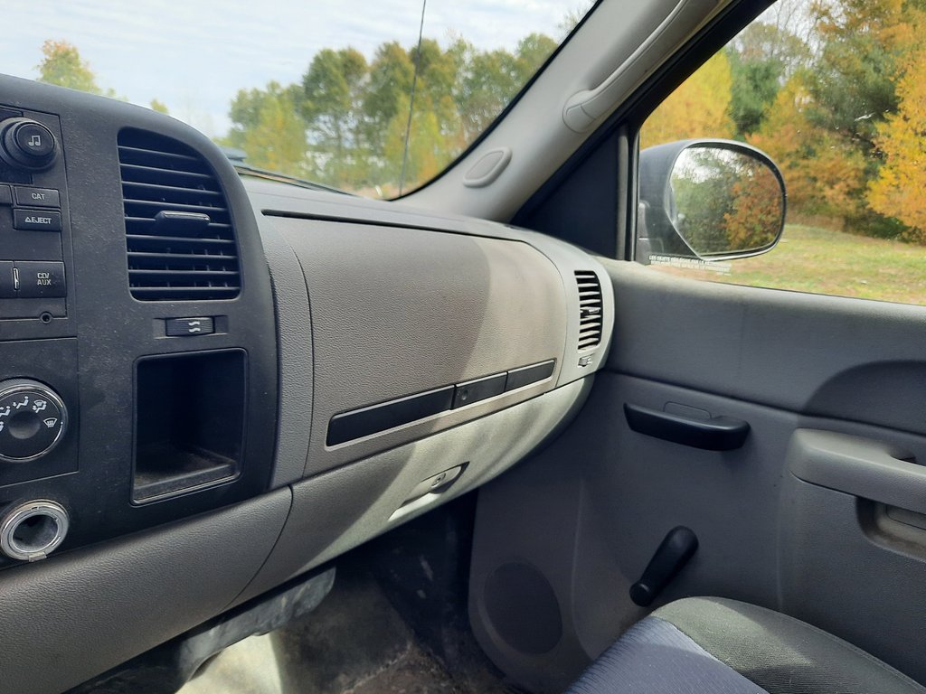 2010 Chevrolet Silverado 1500 WT in Hebbville, Nova Scotia - 11 - w1024h768px
