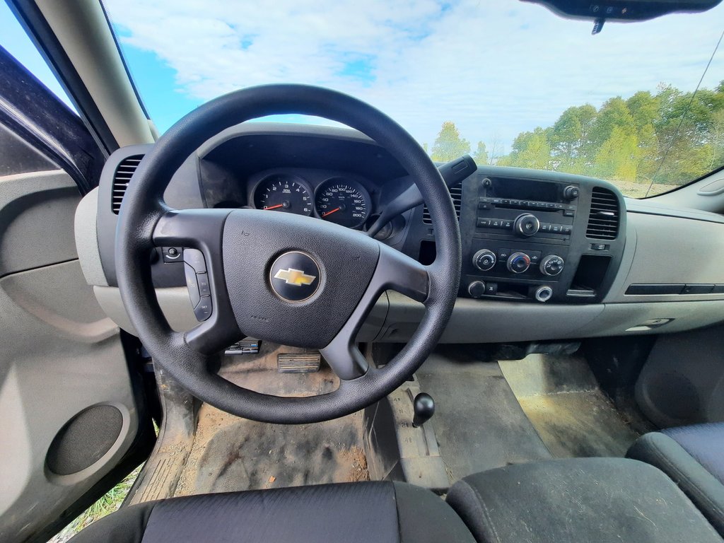 2010 Chevrolet Silverado 1500 WT in Hebbville, Nova Scotia - 17 - w1024h768px