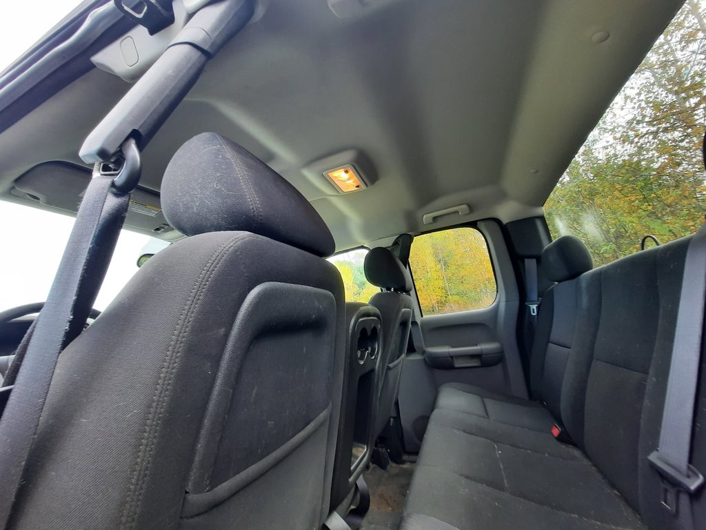 2010 Chevrolet Silverado 1500 WT in Hebbville, Nova Scotia - 16 - w1024h768px