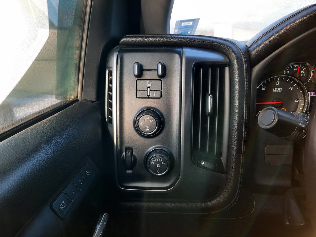 2014 Chevrolet Silverado 1500 LTZ w/2LZ in Hebbville, Nova Scotia - 11 - w1024h768px