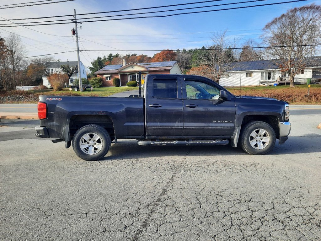 2016  Silverado 1500 LT in Hebbville, Nova Scotia - 3 - w1024h768px