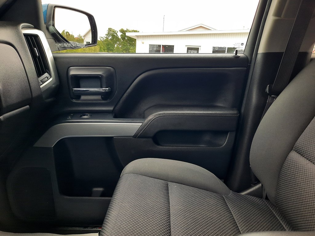 2017 Chevrolet Silverado 1500 LT in Hebbville, Nova Scotia - 22 - w1024h768px