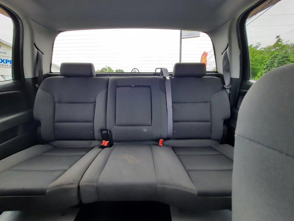 2017 Chevrolet Silverado 1500 LT in Hebbville, Nova Scotia - 24 - w1024h768px
