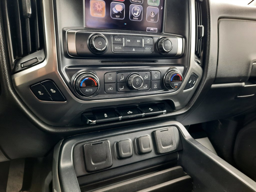 2017 Chevrolet Silverado 1500 LT in Hebbville, Nova Scotia - 18 - w1024h768px