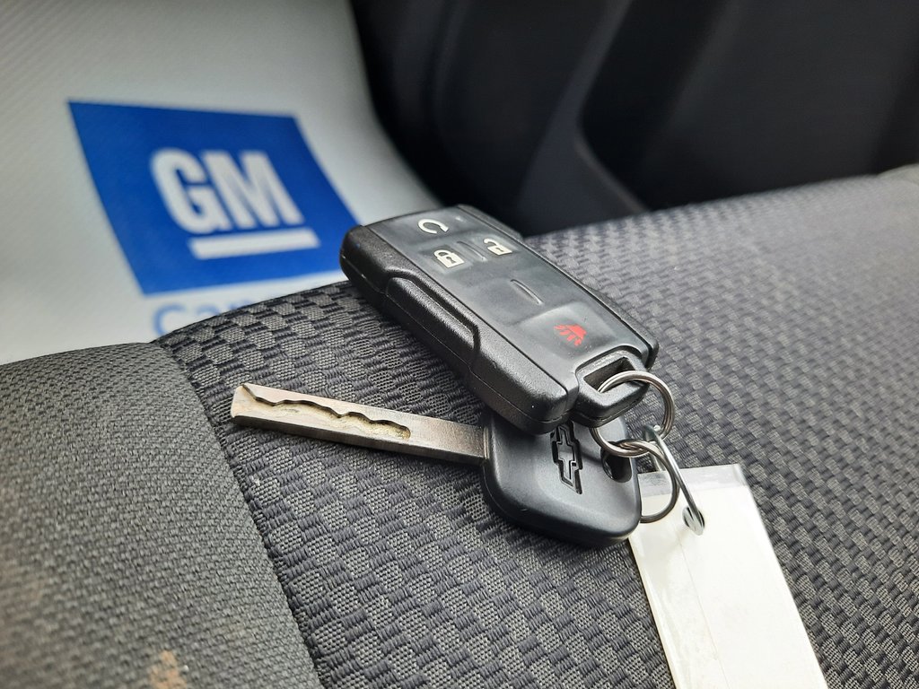 2017 Chevrolet Silverado 1500 LT in Hebbville, Nova Scotia - 29 - w1024h768px