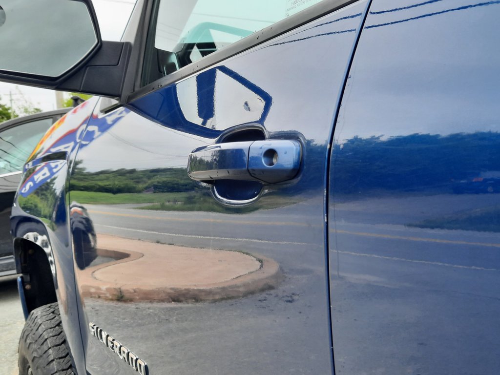 2017 Chevrolet Silverado 1500 LT in Hebbville, Nova Scotia - 9 - w1024h768px