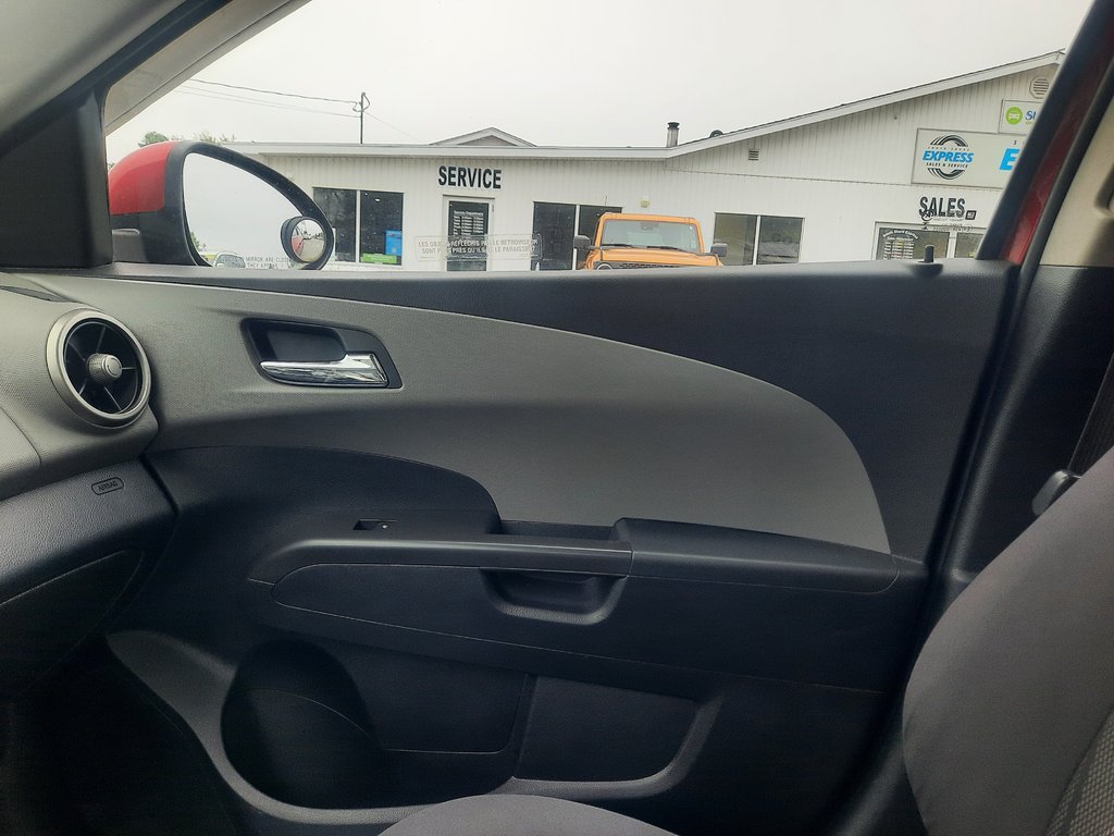 2014 Chevrolet Sonic LT in Hebbville, Nova Scotia - 20 - w1024h768px