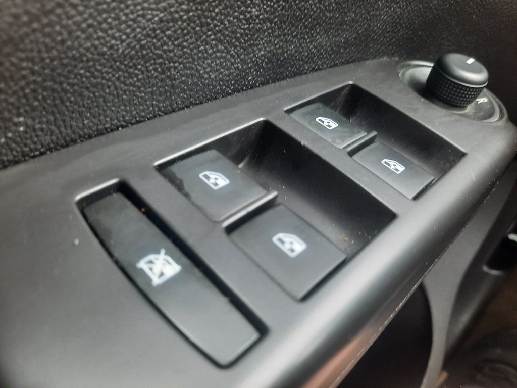 2014 Chevrolet Sonic LT in Hebbville, Nova Scotia - 10 - w1024h768px