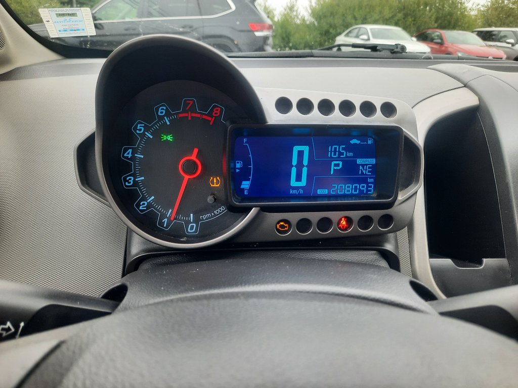 2014 Chevrolet Sonic LT in Hebbville, Nova Scotia - 12 - w1024h768px