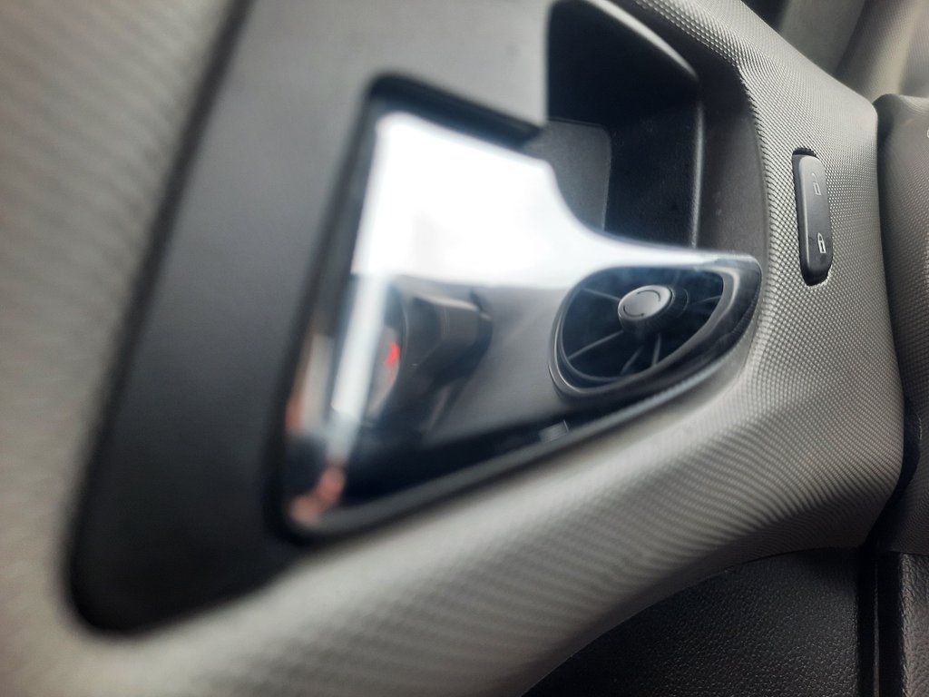 2014 Chevrolet Sonic LT in Hebbville, Nova Scotia - 11 - w1024h768px