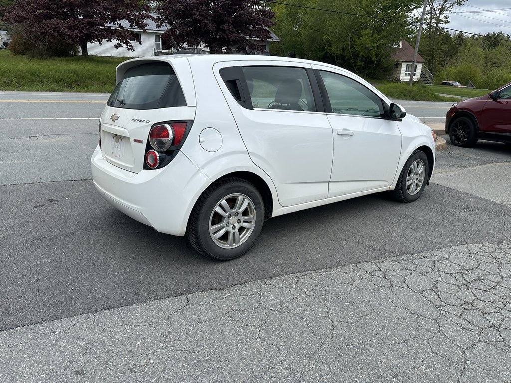 2016 Chevrolet Sonic LT in Hebbville, Nova Scotia - 4 - w1024h768px