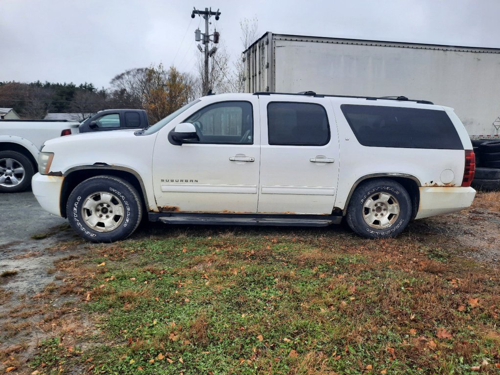 2010  Suburban LT in Hebbville, Nova Scotia - 4 - w1024h768px