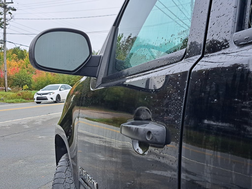 2014 Chevrolet Suburban LS in Hebbville, Nova Scotia - 10 - w1024h768px