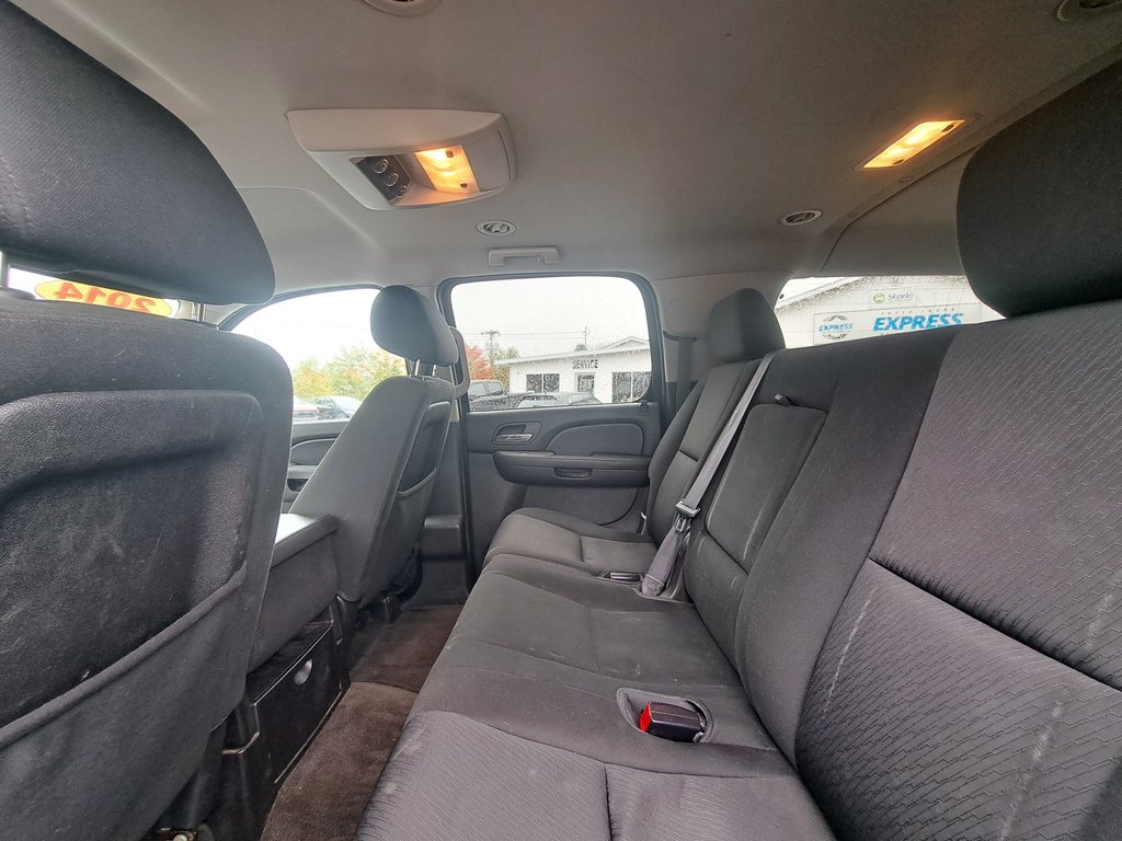 2014 Chevrolet Suburban LS in Hebbville, Nova Scotia - 24 - w1024h768px