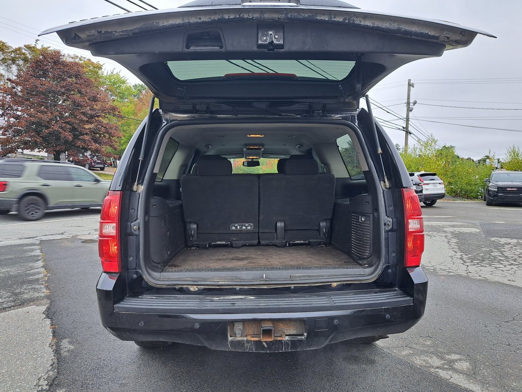 2014 Chevrolet Suburban LS in Hebbville, Nova Scotia - 8 - w1024h768px