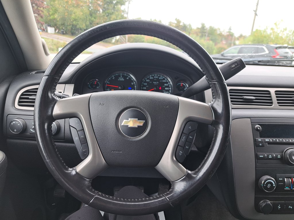 2014 Chevrolet Suburban LS in Hebbville, Nova Scotia - 16 - w1024h768px