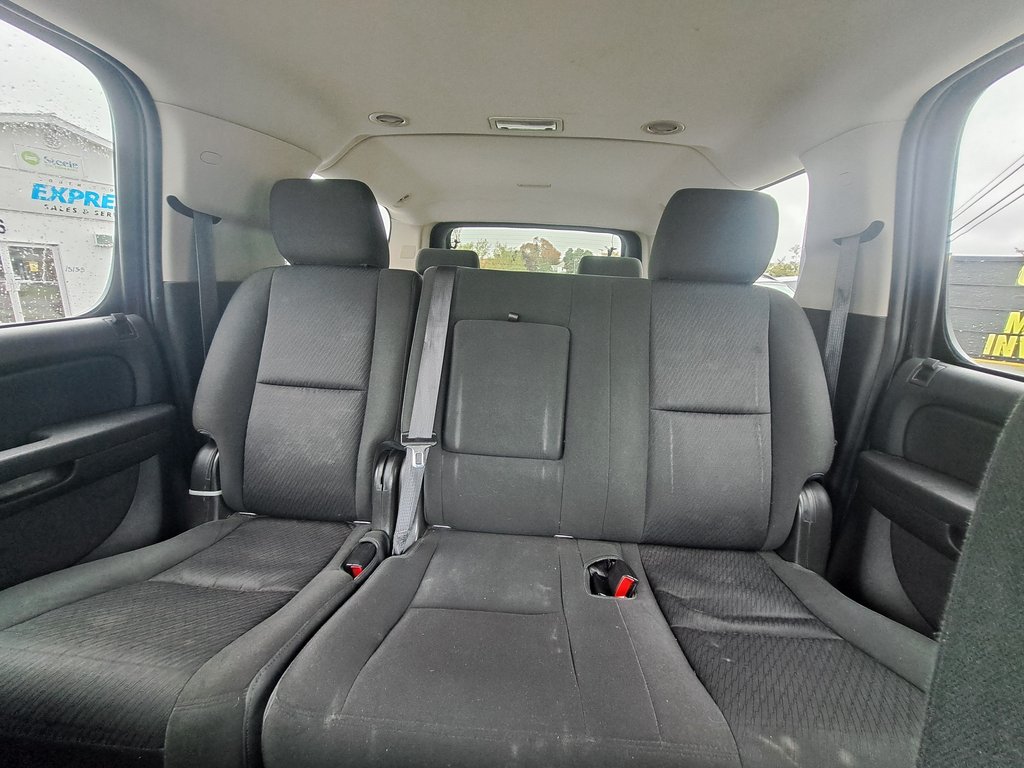 2014 Chevrolet Suburban LS in Hebbville, Nova Scotia - 22 - w1024h768px