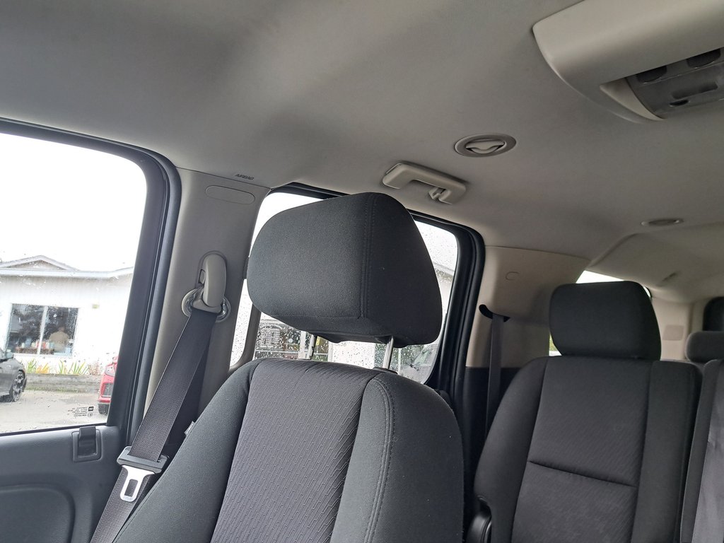 2014 Chevrolet Suburban LS in Hebbville, Nova Scotia - 21 - w1024h768px