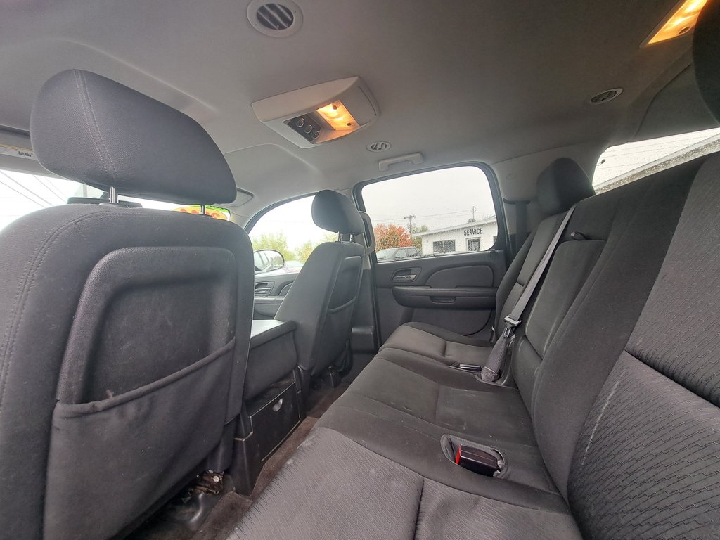 2014 Chevrolet Suburban LS in Hebbville, Nova Scotia - 23 - w1024h768px