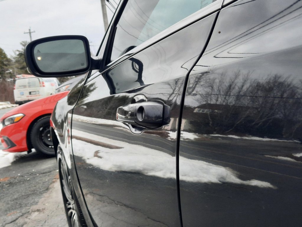 2014 Chrysler 300 S in Hebbville, Nova Scotia - 9 - w1024h768px