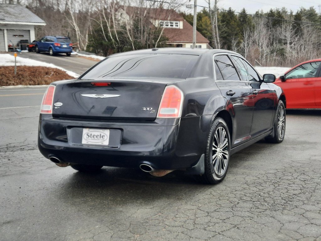 2014 Chrysler 300 S in Hebbville, Nova Scotia - 7 - w1024h768px