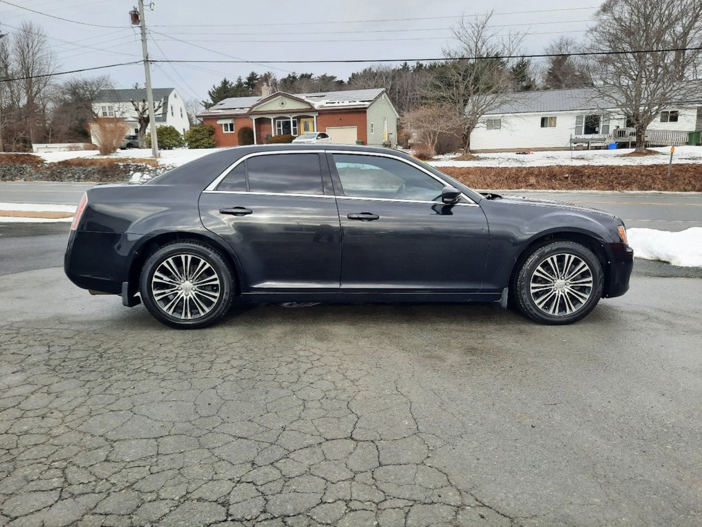 2014 Chrysler 300 S in Hebbville, Nova Scotia - 6 - w1024h768px