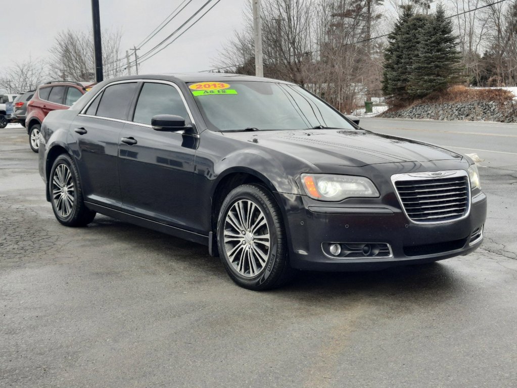 2014 Chrysler 300 S in Hebbville, Nova Scotia - 5 - w1024h768px