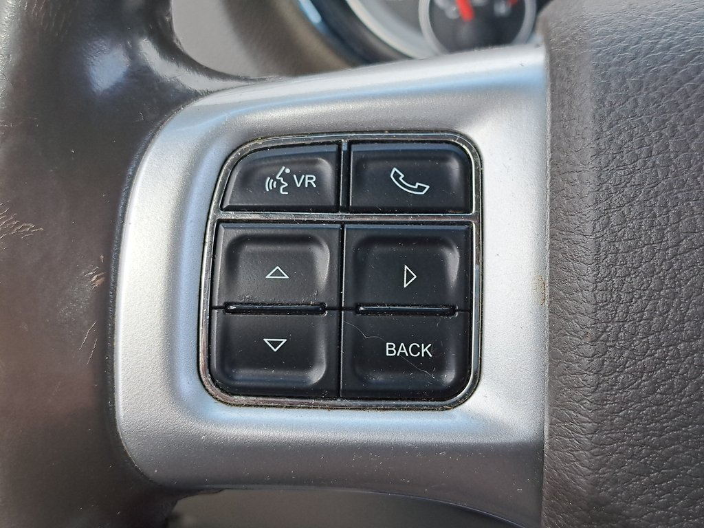 2013 Dodge Durango Crew Plus in Hebbville, Nova Scotia - 12 - w1024h768px
