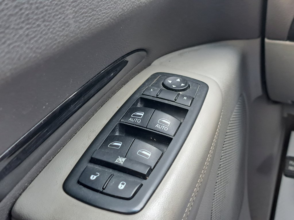2013 Dodge Durango Crew Plus in Hebbville, Nova Scotia - 11 - w1024h768px