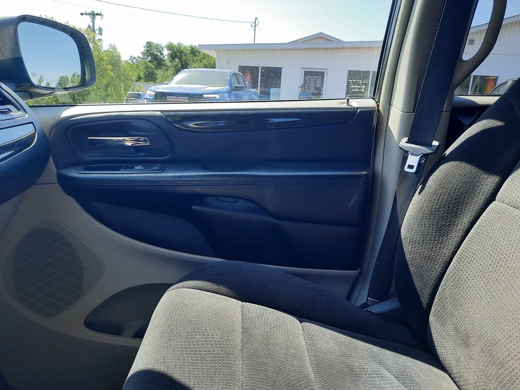 2012 Dodge Grand Caravan Crew in Hebbville, Nova Scotia - 19 - w1024h768px