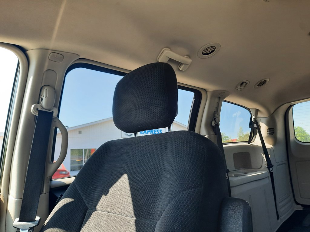 2012 Dodge Grand Caravan Crew in Hebbville, Nova Scotia - 20 - w1024h768px