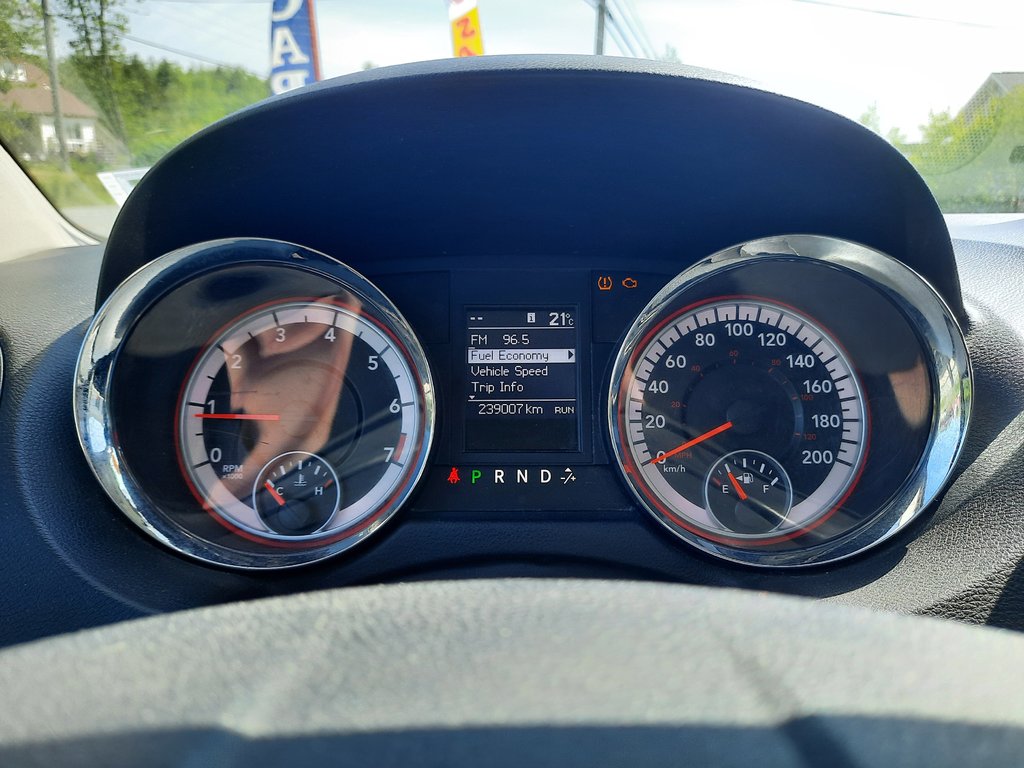 2012 Dodge Grand Caravan Crew in Hebbville, Nova Scotia - 14 - w1024h768px