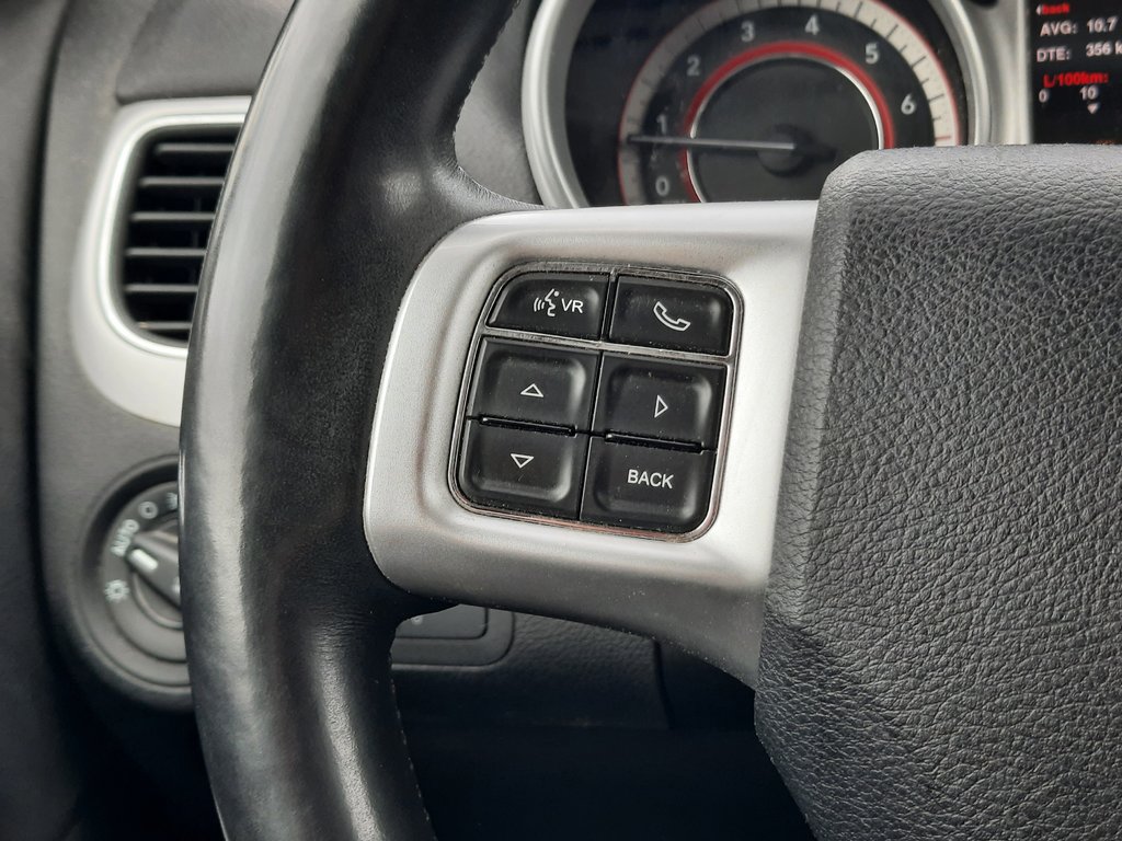 2014 Dodge Journey Limited in Hebbville, Nova Scotia - 10 - w1024h768px