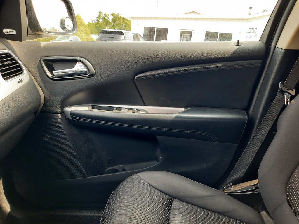 2014 Dodge Journey Limited in Hebbville, Nova Scotia - 20 - w1024h768px