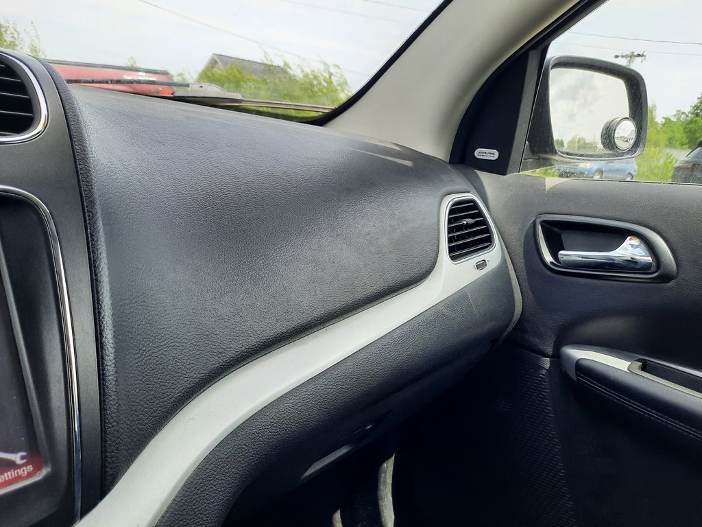 2014 Dodge Journey Limited in Hebbville, Nova Scotia - 19 - w1024h768px