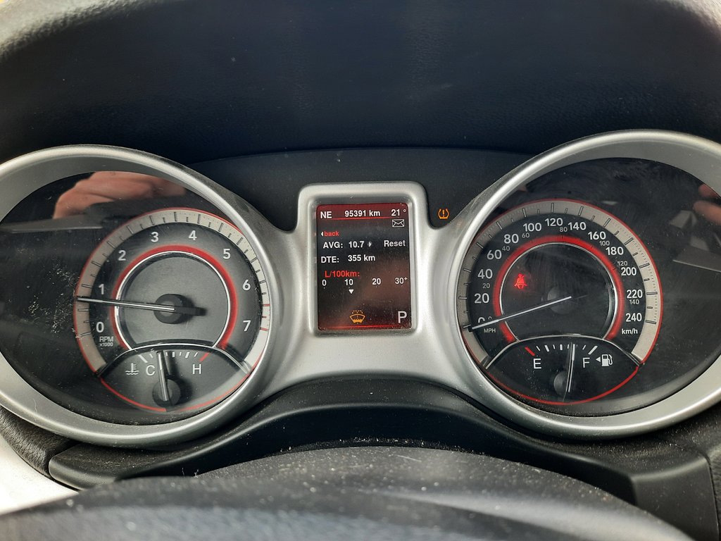 2014 Dodge Journey Limited in Hebbville, Nova Scotia - 13 - w1024h768px