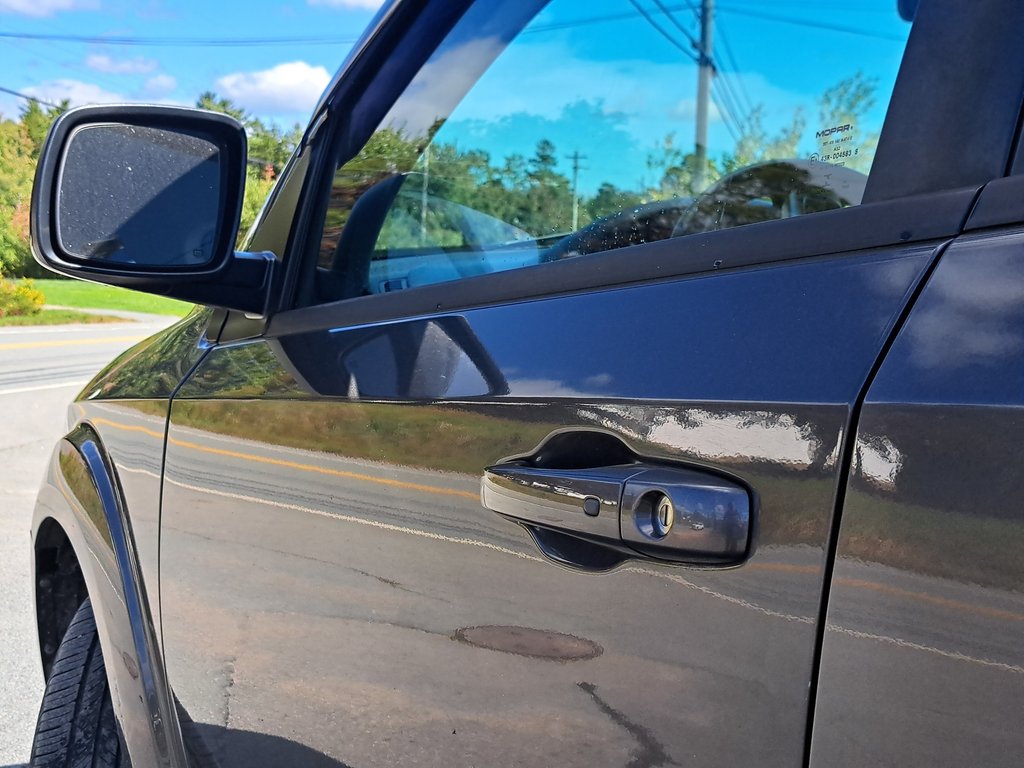 2014 Dodge Journey Limited in Hebbville, Nova Scotia - 9 - w1024h768px